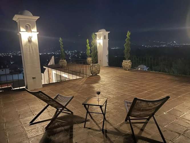 ESPECTACULAR CASA COLONIAL EN VENTA, ANTIGUA GUATEMALA - Imagen 12