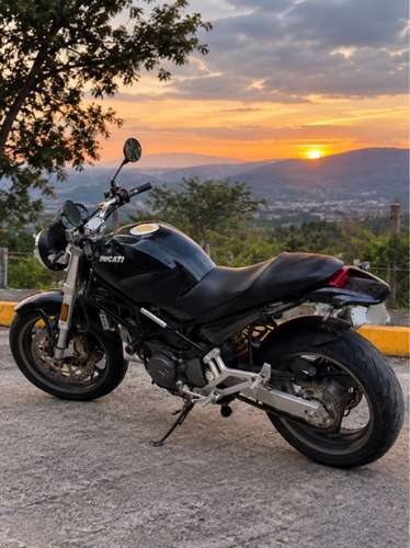 Ducati Monster 900M 2000 – Naked Deportiva Italiana