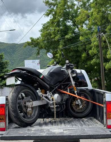 Ducati Monster 900M 2000 – Naked Deportiva Italiana