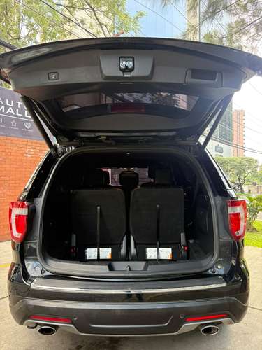 Ford Explorer XLT año 2018 de agencia con 74,000 kms  - Imagen 4