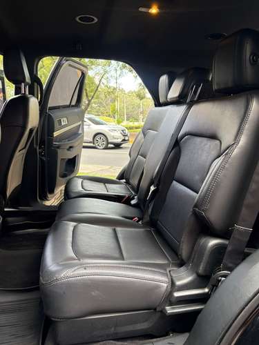 Ford Explorer XLT año 2018 de agencia con 74,000 kms  - Imagen 6