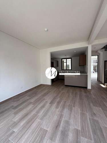Casa en Venta de 3 Dormitorios En Zona 16 Dentro de Condominio - Imagen 2
