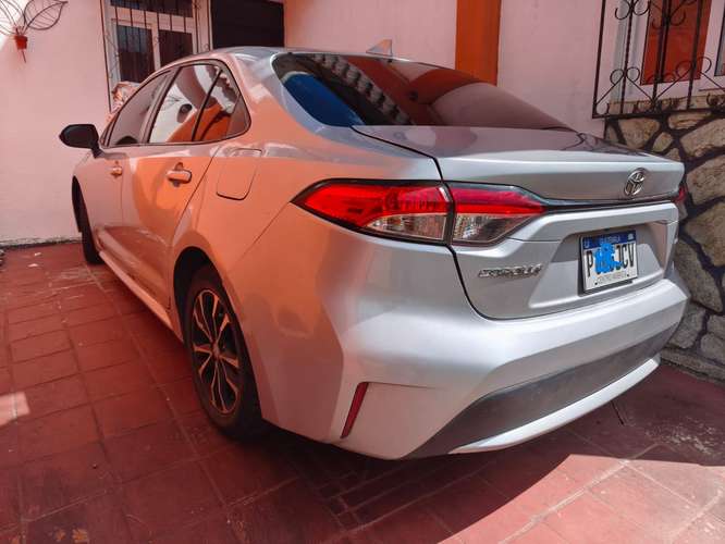 Vendo Automóvil, Toyota, Línea Corolla LE, modelo 2020 a excelente precio.