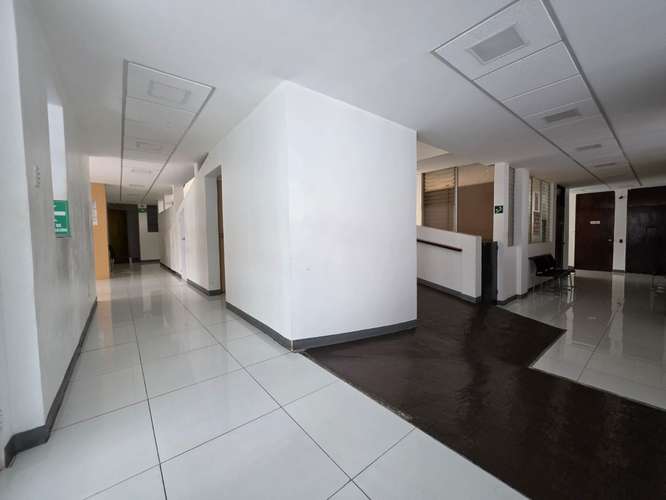 HOSPITAL EQUIPADO EN RENTA O VENTA CON EXCELENTE UBICACIÓN ( P ) - Imagen 11