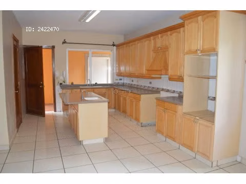 Venta elegante residencia amplios espacios dentro y fuera Sta. Lucía