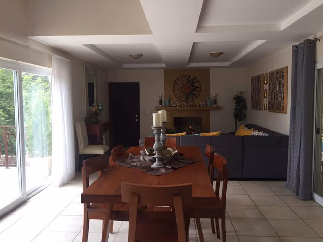 Venta preciosa casa en urbanización jardín, Villa Elena, Tegucigalpa