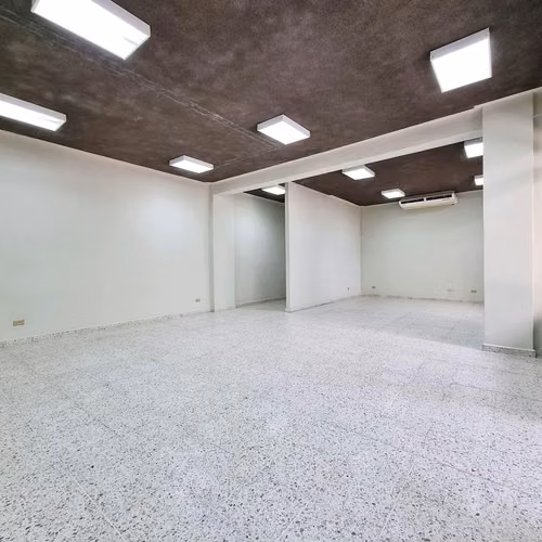 Alquiler funcional oficina con baño, San Carlos, TGU