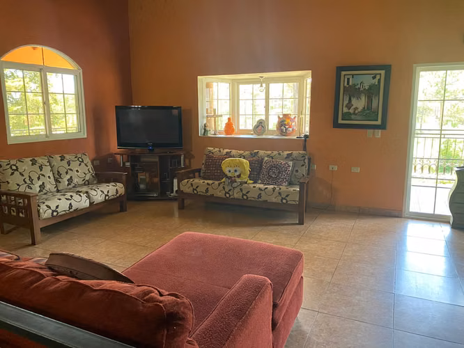 Venta de hermosa residencia en urbanización cerrada en Valle de Ángeles - Imagen 5