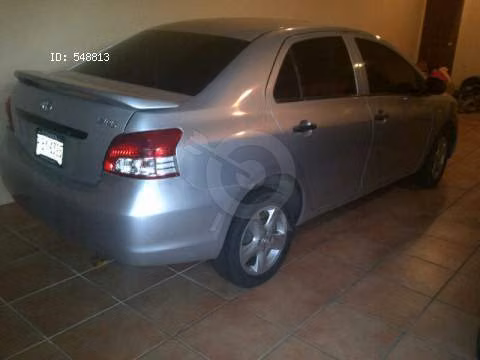 "Ganga" Toyota yaris permutable negociable 