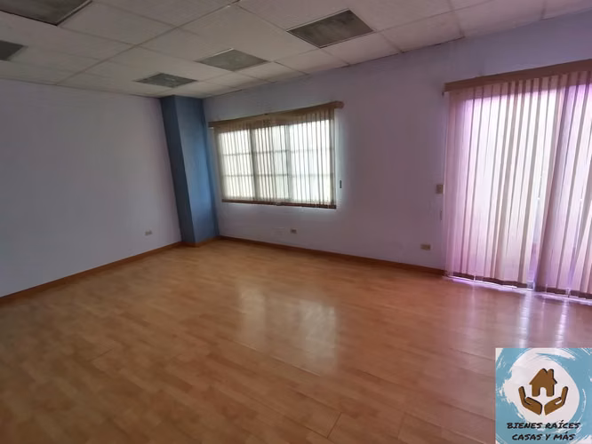 ALQUILO 2 PISOS ENTEROS PARA OFICINAS EN EDIFICIO CERCA DEL BLVD MORAZÁN