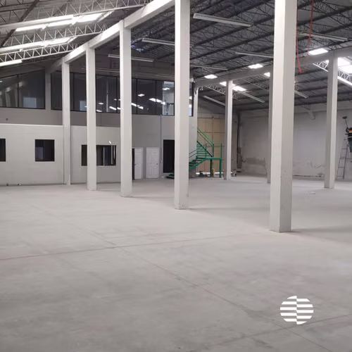 Se Renta Amplia Bodega Blv. C.E.E./Zona Aeropuerto