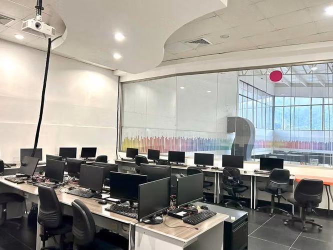 Se Alquila Oficina en Sector Altara - San Pedro Sula - Imagen 5