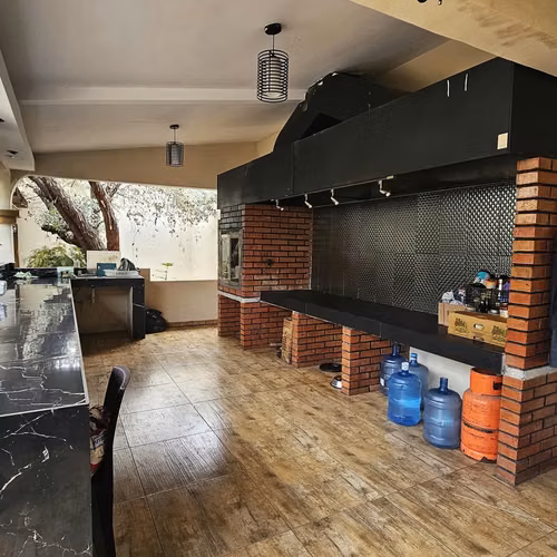 Se Vende Amplia Casa Salida al Sur Km.9
