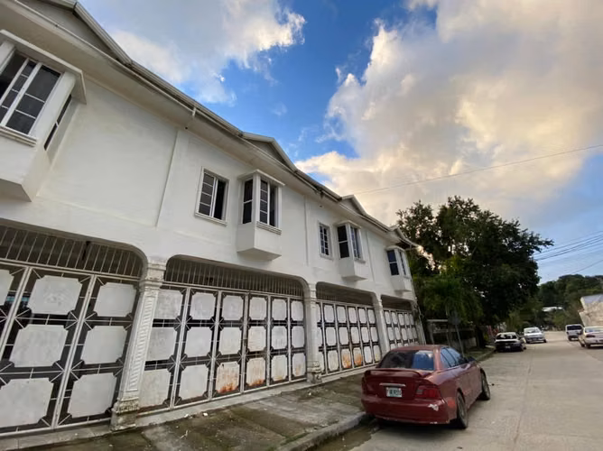 Se vende edificio en Tela