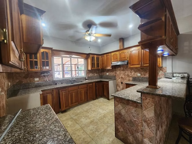 Se Vende Casa en Casa Maya