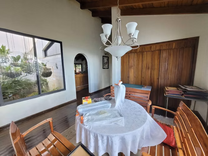 Se Vende Hermosa Casa Res. Pinares Hatillo Km. 6.5