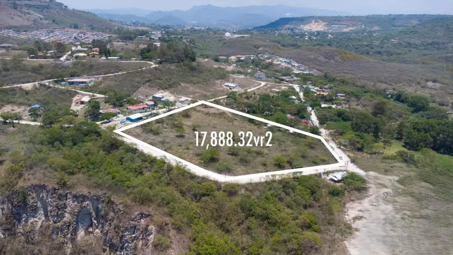 Se Vende Hermosa Propiedad Res. El Recreo, Salida al Sur Km. 3
