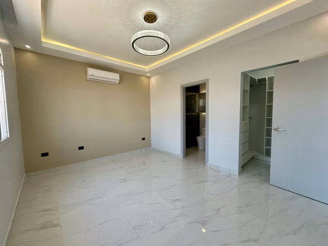 Se Vende Hermosa Casa Res. Roble Oeste