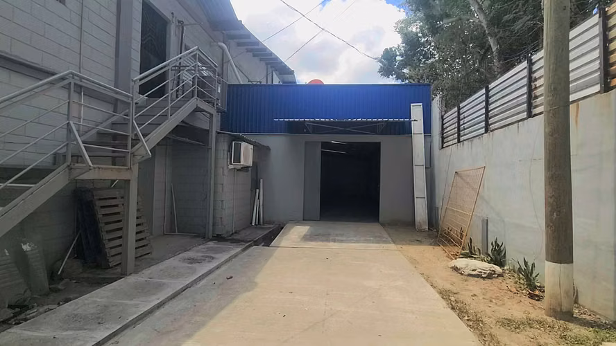 Bodega 150 m2 dentro de Circuito Cerrado, Bulevar del Norte, San Pedro Sula