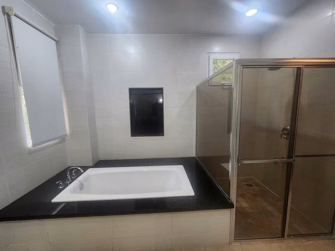 Se Vende condominio en Merendon Hills - Imagen 5