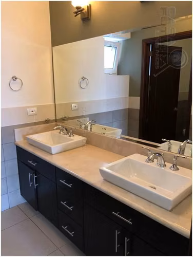 Exclusivo Apartamento en Las Marias en Venta de 3 Hab @ Lomas del Guijarro