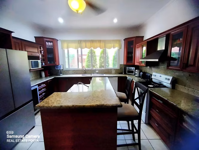 Venta de Hermosa Casa en las Lomas del Guijarro, en Tegucigalpa. - Imagen 8