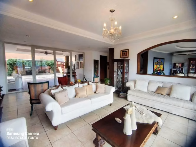 Venta de Hermosa Casa en las Lomas del Guijarro, en Tegucigalpa. - Imagen 2