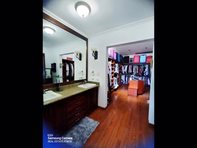 Venta de Hermosa Casa en las Lomas del Guijarro, en Tegucigalpa. - Imagen 12