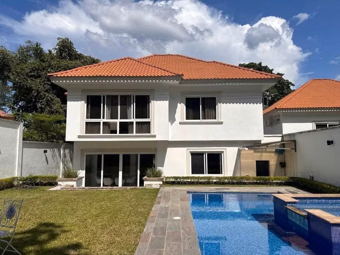 Se Vende Casa en Merendon Hills - San Pedro Sula