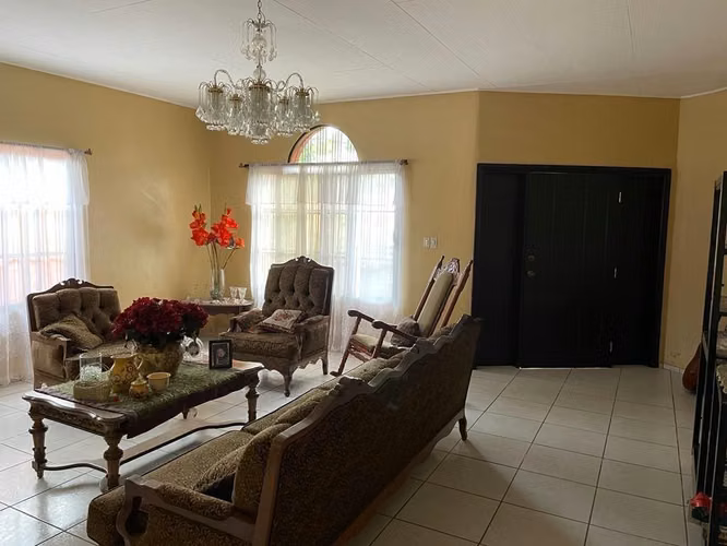 Se vende casa en Los Alamos