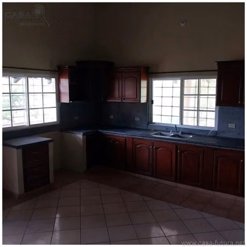 Pintoresca Casa Campestre NUEVA en Sabanagrande con 5 Cuartos y Amplio Patio 4800 v2