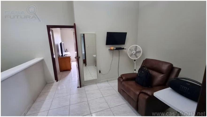 Acogedor Townhouse en Circuito Cerrado con Vista en Residencial las Uvas