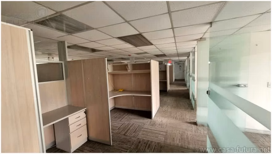 Edificio Corporativo VIP de 5124 m2 Totalmente Equipado y Amueblado - Imagen 3