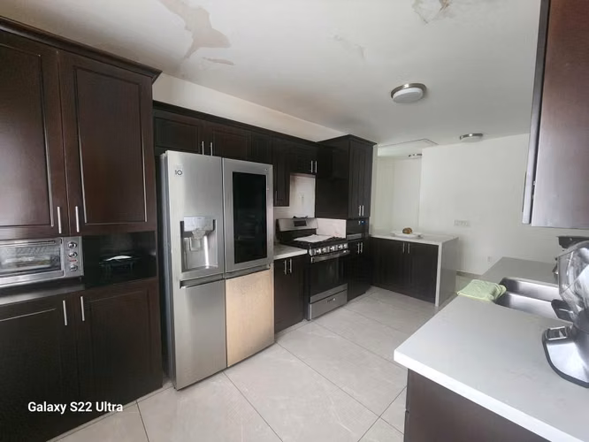 Se Vende Casa en Paseo la Fuente - San Pedro Sula - Imagen 3