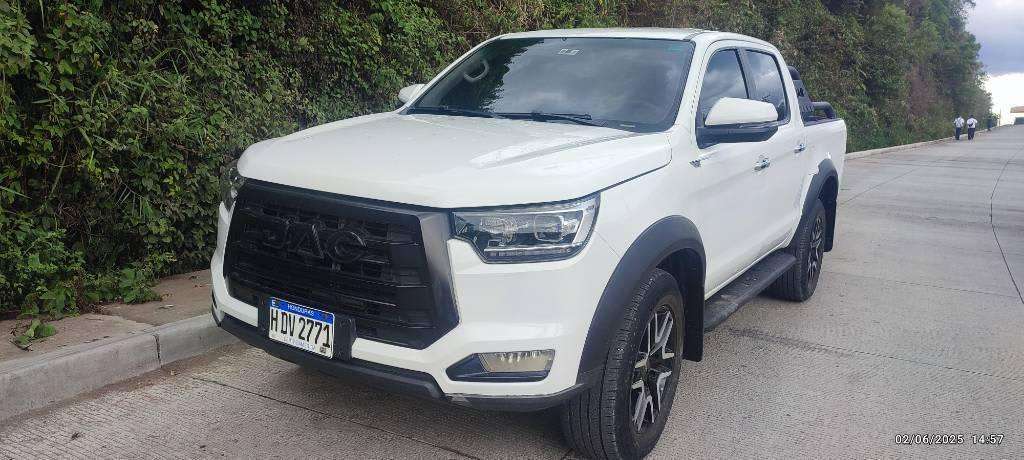 pickup marca JAC t8pro Año 20234x4 turbo dissel motor 2.0