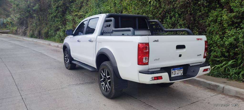 pickup marca JAC t8pro Año 20234x4 turbo dissel motor 2.0