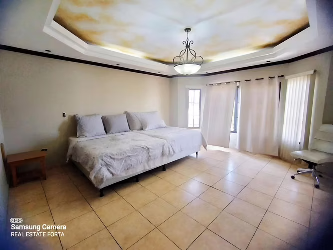 Venta de Hermosa Casa Ubicada en las Lomas del Mayab, en Tegucigalpa.