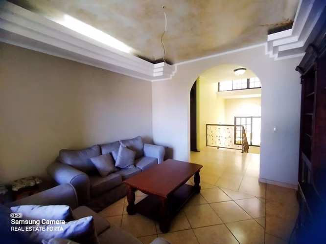 Venta de Hermosa Casa Ubicada en las Lomas del Mayab, en Tegucigalpa.