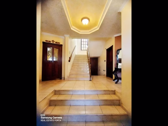 Venta de Hermosa Casa Ubicada en las Lomas del Mayab, en Tegucigalpa.