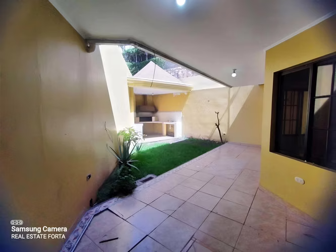 Venta de Hermosa Casa Ubicada en las Lomas del Mayab, en Tegucigalpa.