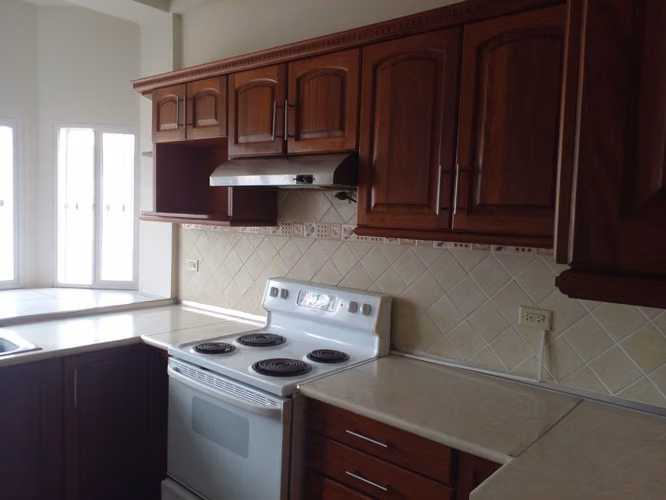 Se Vende Hermosa Casa Res. Las Cumbres - Imagen 4
