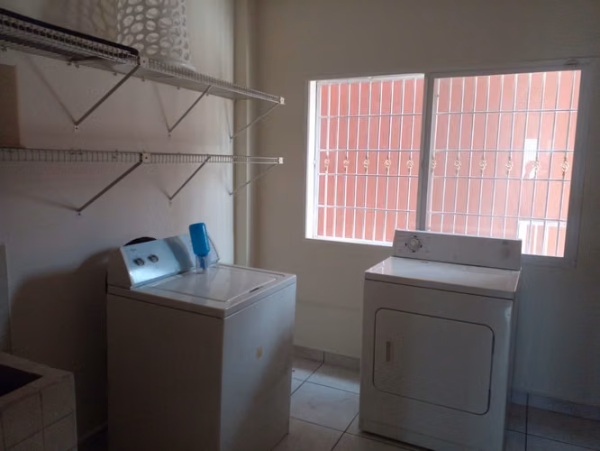 Se Vende Hermosa Casa Res. Las Cumbres - Imagen 7