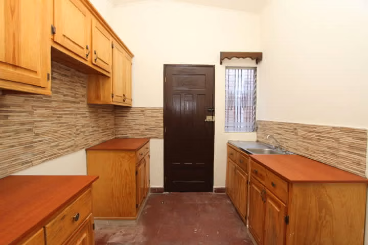Alquiler de casa peatonal de 4 Dormitorios en Colonia Lomas de Toncontin