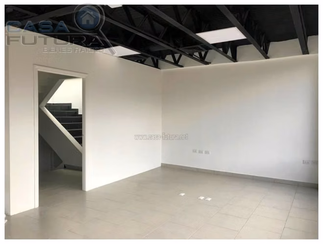 Pequeño Edificio Comercial ó de Oficinas en Los Proceres de 217 m2 en Renta - Imagen 6