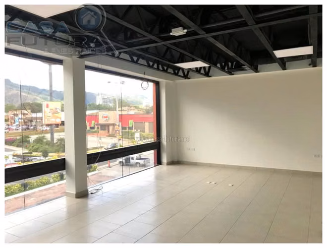 Pequeño Edificio Comercial ó de Oficinas en Los Proceres de 217 m2 en Renta - Imagen 2