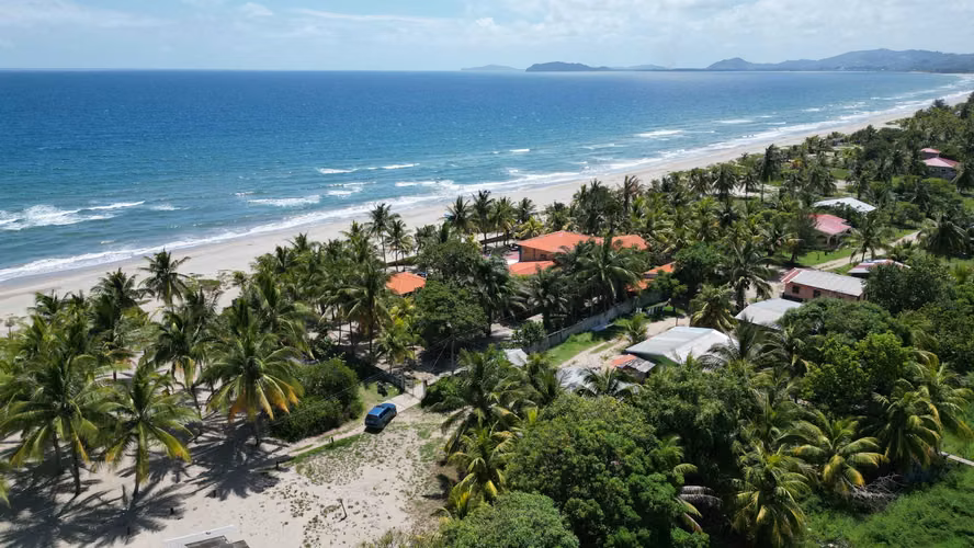 Exclusiva Propiedad Frente al Mar en Aldea San Juan, Tela