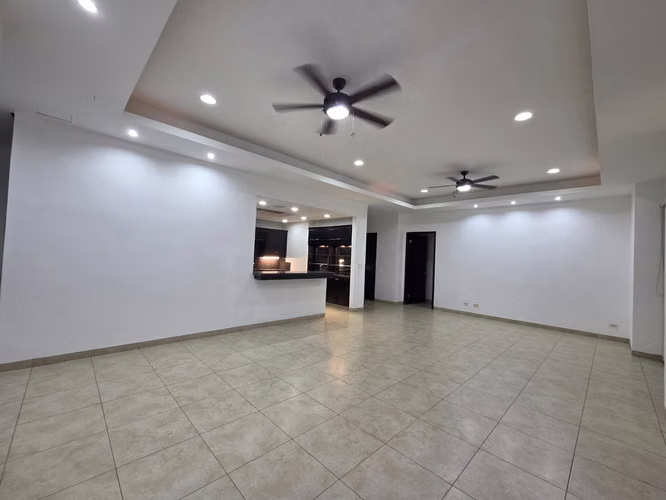 Se Vende Condominio en Merendon Hills - San Pedro Sula.