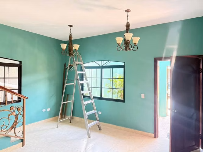 PRECIOSA CASA DE DOS NIVELES EN VENTA - COLONIA STIBYS - Imagen 5