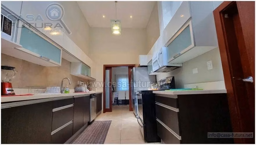 Oportunidad Unica! CASA de CAMPO MODERNA con 1 Mz de Terreno Circuito Cerrado