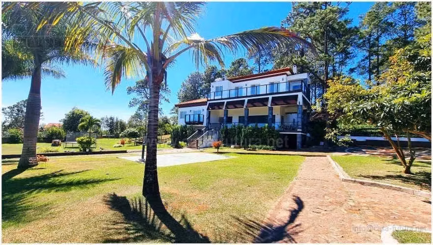 Oportunidad Unica! CASA de CAMPO MODERNA con 1 Mz de Terreno Circuito Cerrado